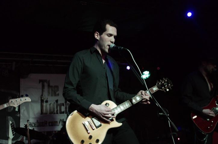 Hentesek a színpadon