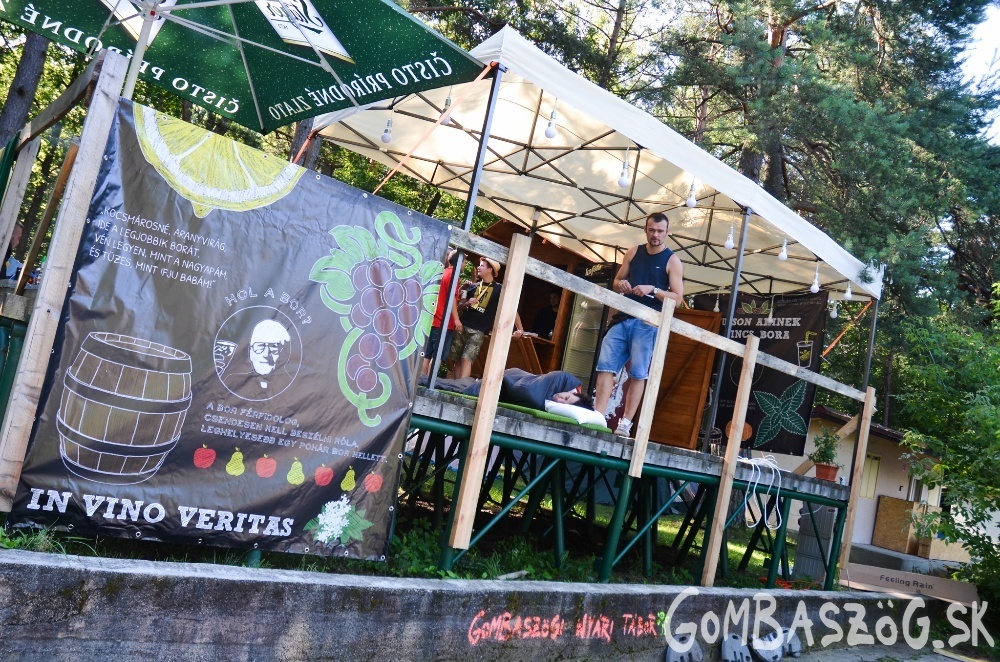 Alakul a molekula...