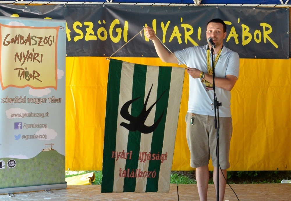 Orosz Örs a történelmi zászlóval