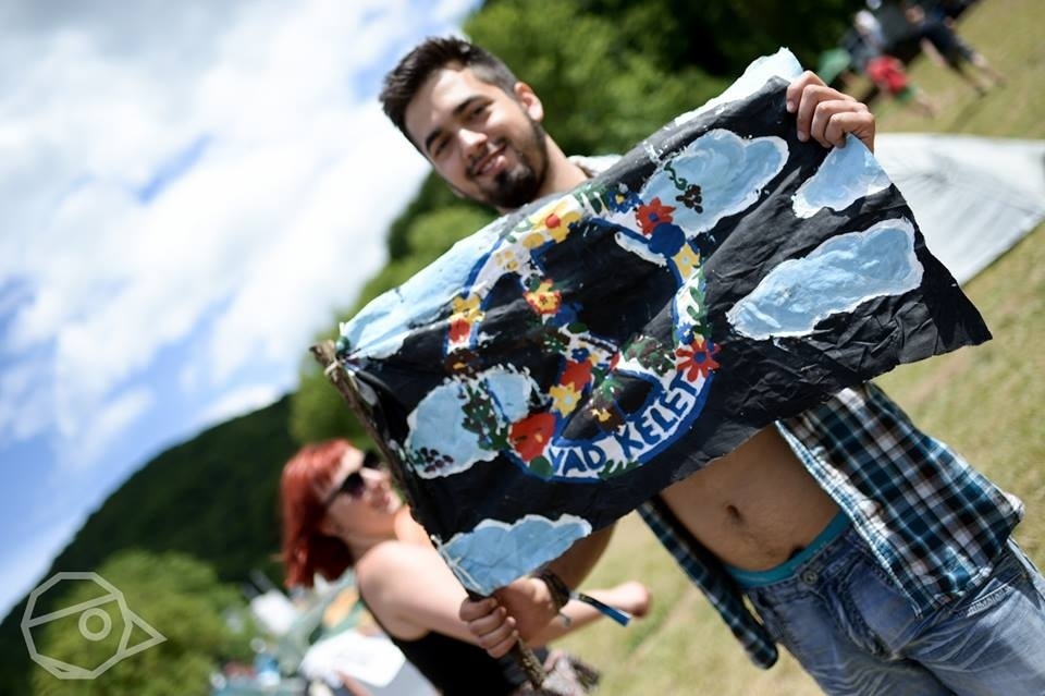 Csapatjátékok és kézműves sátor idén is!