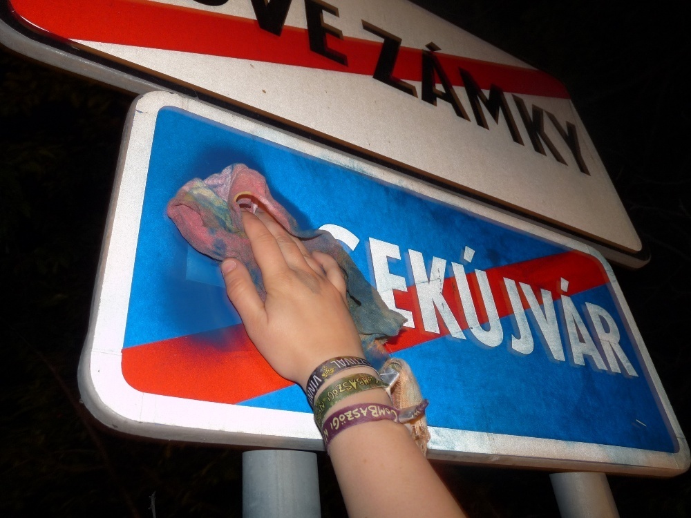 Lemostuk a gyalázatot!