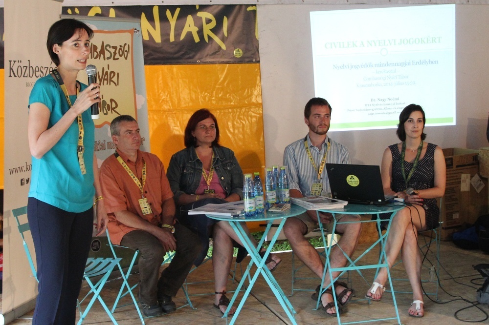 Erdélyi nyelvi jogi aktivisták a Gombaszögön